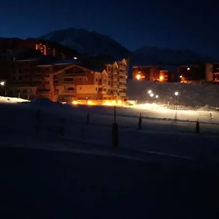 Plagne Soleil - Montsoleil -ski Aux Pieds-5 Personnes * La Plagne